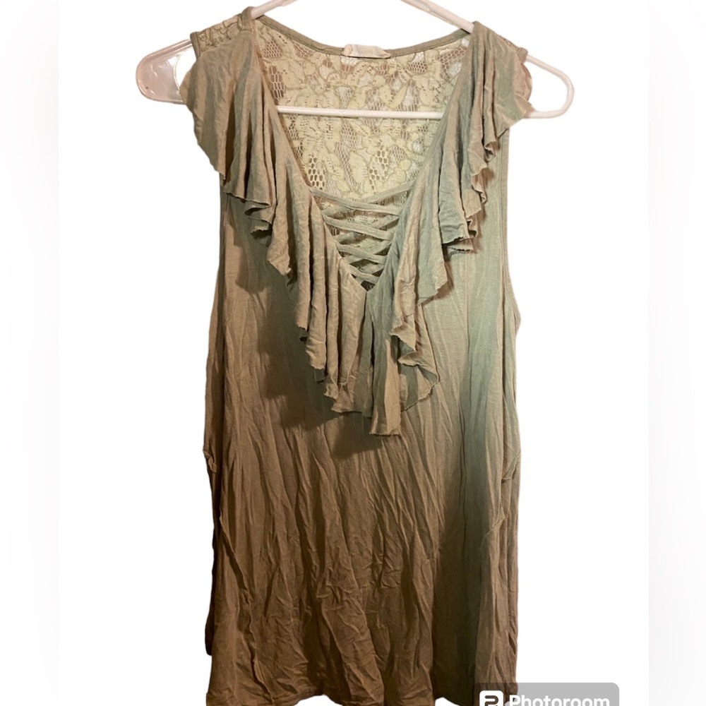 Plush boutique Lace trim lagen look ladies tank blouse small top